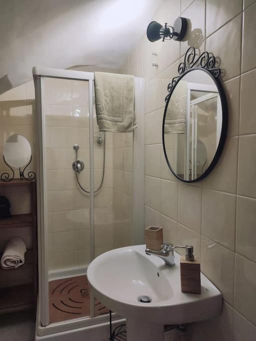 Casa Marcellino - Centro Storico Appartement Genua Buitenkant foto